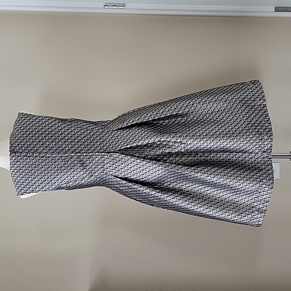 Max Studio Silver Brocade Fit and Flare  Dress Size 4 - Picture 4 of 8